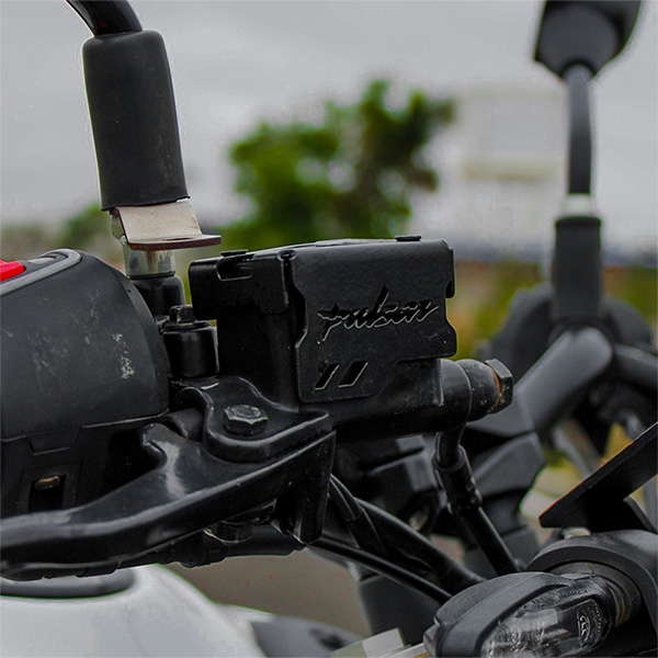 Front Resevoir Guard For Bajaj Pulsar N250 - N160-F250 (2)